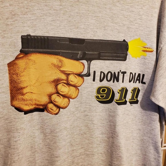 Vintage I don't dial 911 T-shirt - Picture 2 of 6